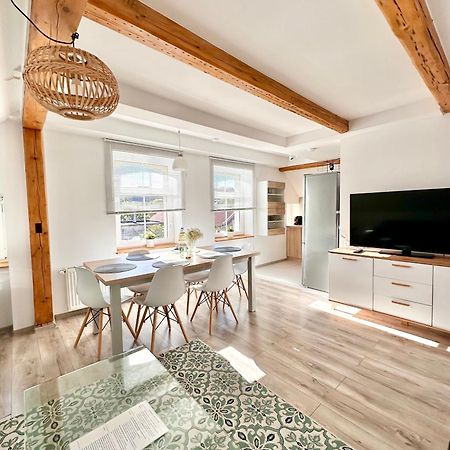 Klimatyczny Apartament Nr 8 Z Widokiem Na Gory Sowie ビエラバ エクステリア 写真