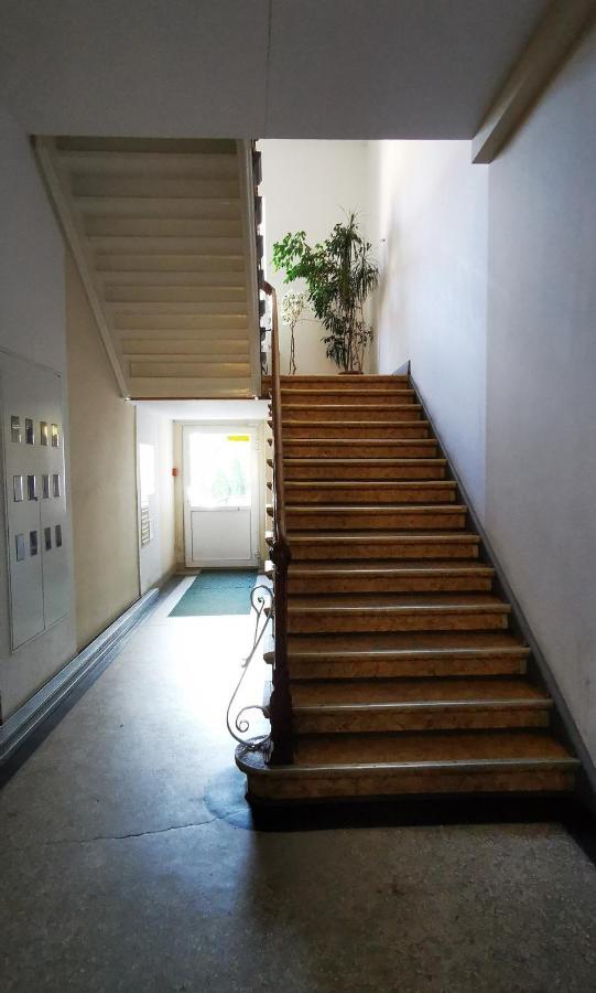 Klimatyczny Apartament Nr 8 Z Widokiem Na Gory Sowie ビエラバ エクステリア 写真