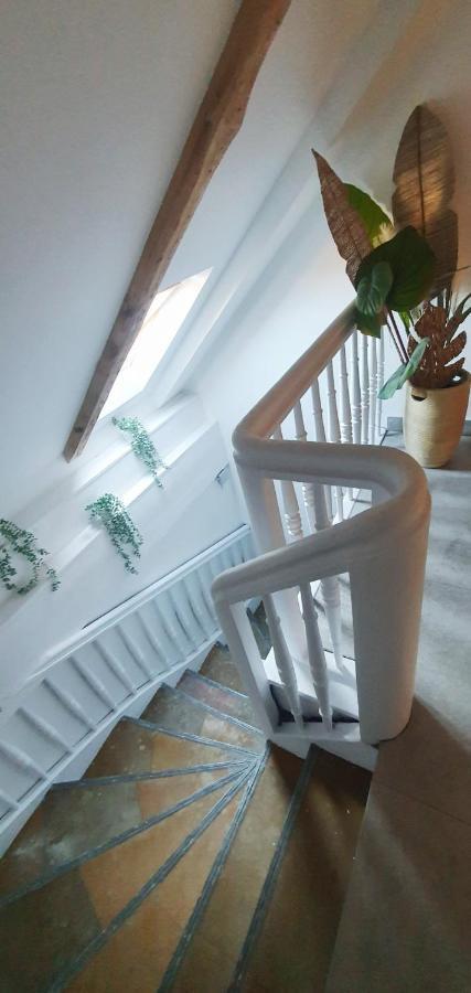 Klimatyczny Apartament Nr 8 Z Widokiem Na Gory Sowie ビエラバ エクステリア 写真
