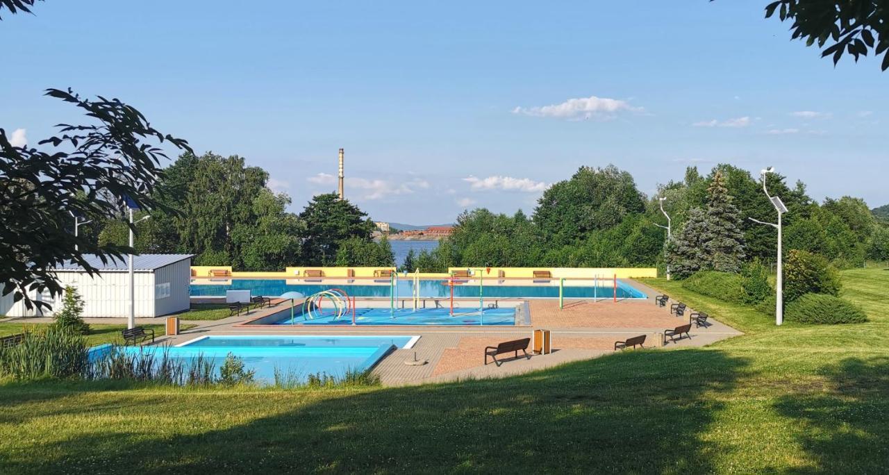 Klimatyczny Apartament Nr 8 Z Widokiem Na Gory Sowie ビエラバ エクステリア 写真